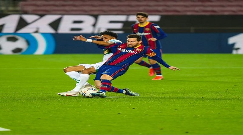Messi marca par de goles y se coloca como máximo goleador del campeonato en triunfo del Barcelona