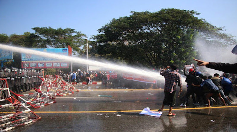 ONU condena el uso de la fuerza contra manifestantes en Birmania
