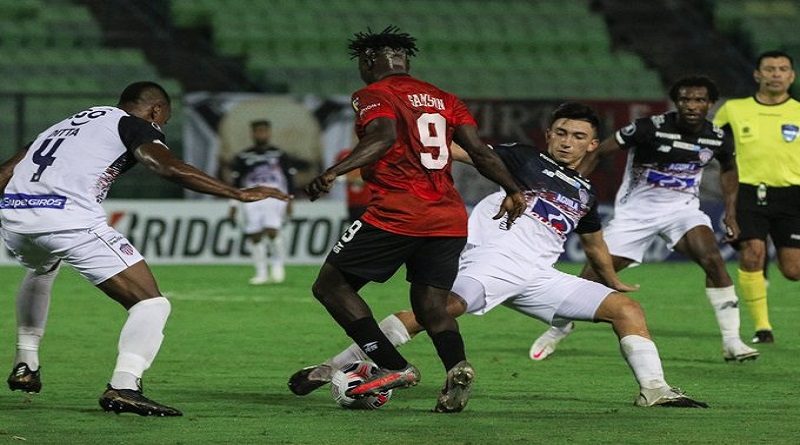 Caracas dejó escapar la victoria ante el Junior Barranquilla en el último minuto