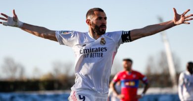Con doblete de Benzema Real Madrid remonta 2-1 al Elche
