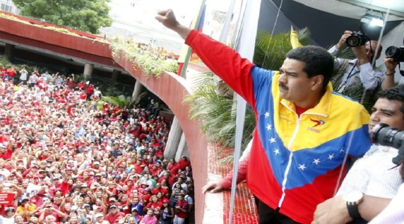 Jefe de Estado: Sigo cumpliendo tarea como digno hijo del Comandante Chávez en primera línea de batalla tras 8 años de inscripción a presidenciales