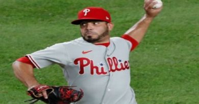 José Álvarez firmó con los Gigantes de San Francisco