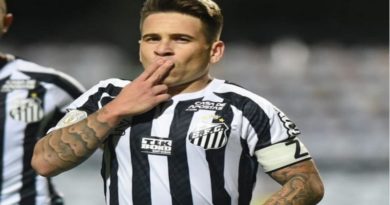 Soteldo llegó a la centena de partidos con la camiseta del Santos  