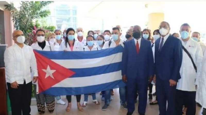Llegan a Mozambique 39 médicos cubanos para tratar a pacientes COVID-19