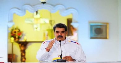 Enfrentando cerco comunicacional | Presidente Maduro transmite balance semanal contra COVID19 desde cuenta facebook “Con Cilia Flores”