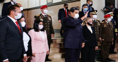 Jefe de Estado afirma que debemos llevar la vida y gesta de los Próceres al cine, la televisión y las redes sociales