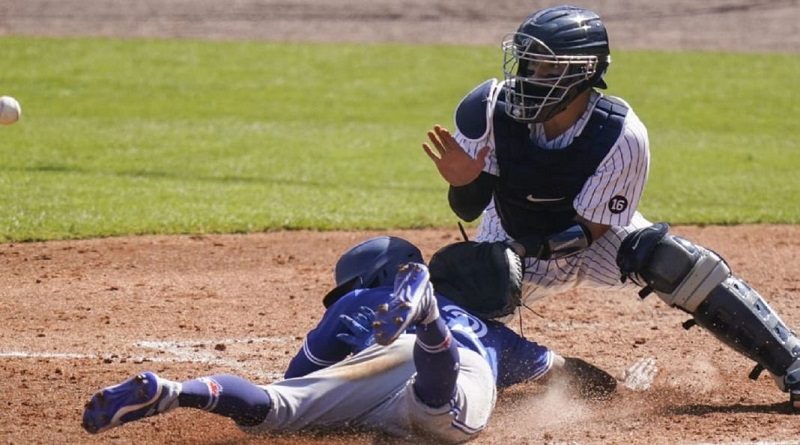 Robinson Chirinos sufre fractura en la muñeca derecha