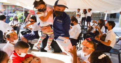 Gobernación de Sucre entrega ayudas técnicas a comunidades en Cumaná