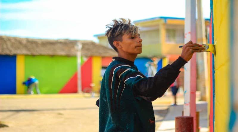 Más de 234 viviendas y comercios de Santa Rosa de Agua se llenaron de color 