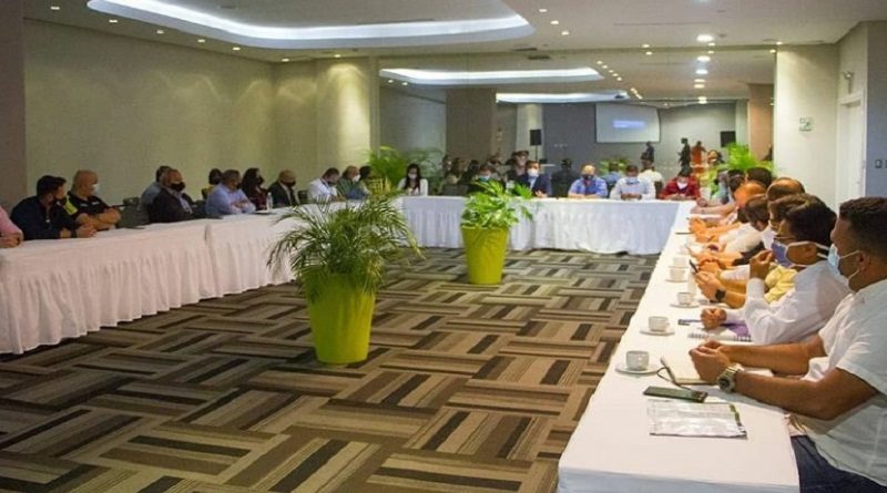 Cartera turística y comercial de Falcón acuerda revisar cadena de costos y profundizar optimización de servicios públicos