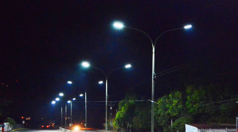Inició Plan de ornamentación y alumbrado público en avenida Acosta Carles Guárico
