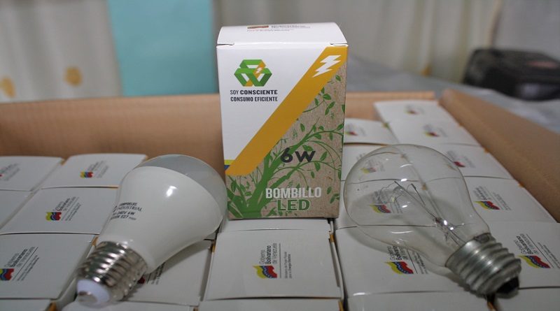 Corpoelec instala más de 4 mil bombillos de tecnología LED en las parroquias Urimare y La Guaira