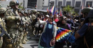 Fiscalía boliviana ordena arresto de excomandantes por golpe contra Morales