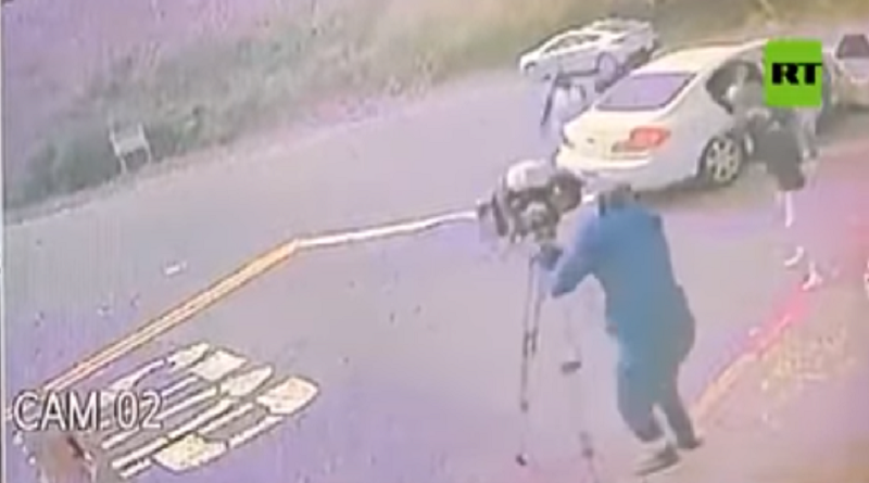 Asaltan a punta de pistola a equipo reporteril que informaba sobre robos en EE.UU.