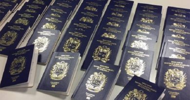 Avanza jornada especial de entrega de pasaportes a venezolanos en Chile