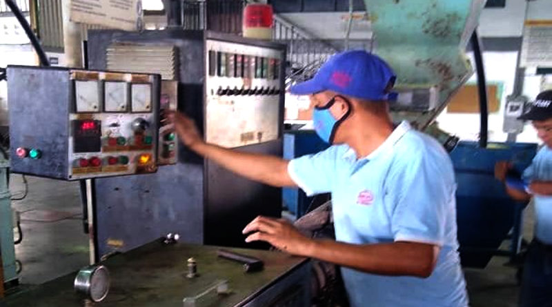 Uraplast empresa 100% productiva bajo el control de la Clase Obrera