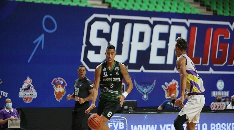 Spartans conquista su sexta victoria de la temporada al doblegar 74-67 a Brillantes