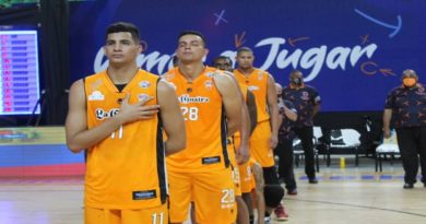 Bucaneros vino de atrás para vencer 64-62 a los Brillantes en la Superliga