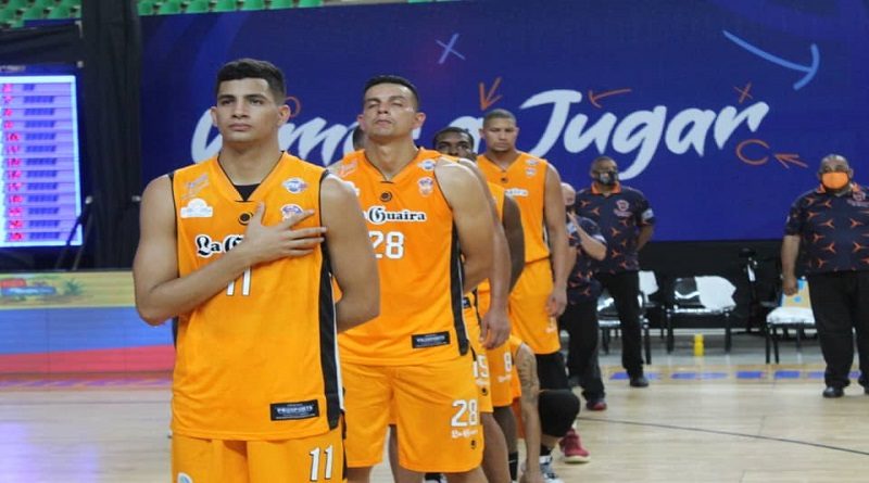 Bucaneros vino de atrás para vencer 64-62 a los Brillantes en la Superliga
