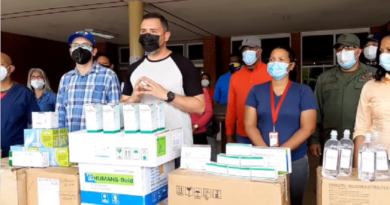 Entregan insumos médicos y medicamentos al Hospital centinela Dr. Felipe Guevara Rojas de El Tigre