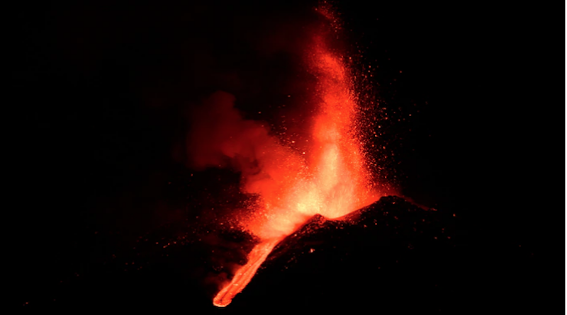 Volcán entra en erupción en región de Sakurjima en Japón