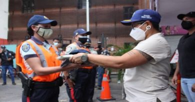 Entregan uniformes y equipos de bioseguridad a la Policía de Caracas