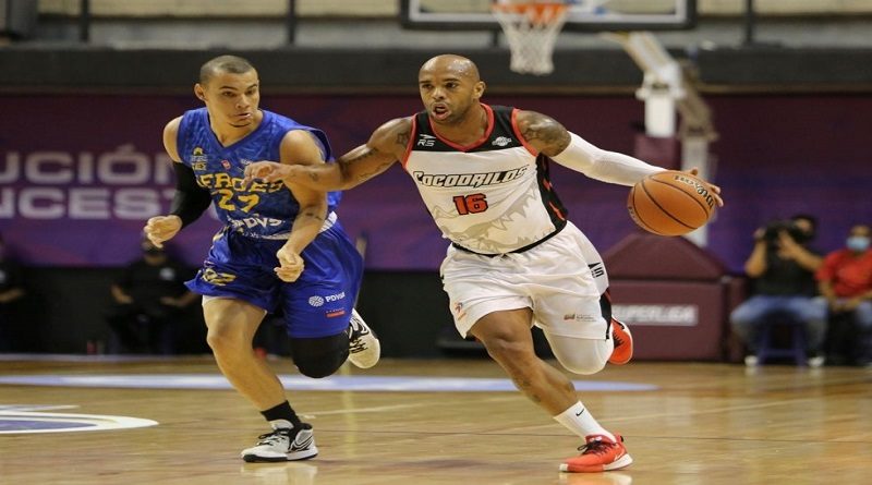 Cocodrilos de Caracas niveló su récord al vencer 85-56 a Héroes de Falcón