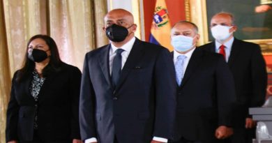CAPILLA ARDIENTE | Jóvenes están llamados a seguir el ejemplo del profesor Aristóbulo Istúriz, un hombre leal al pueblo y a la Patria