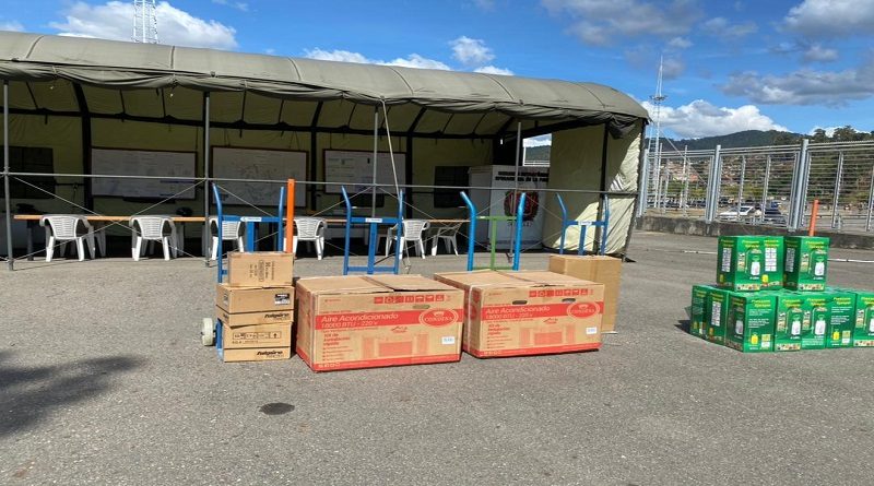 Entregan donativos en el hospital de campaña del Poliedro de Caracas para coadyuvar a pacientes afectados por COVID-19