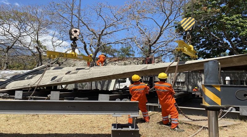 Concluye con éxito primera etapa del desmontaje controlado de losas colapsadas en corredor techado de la UCV