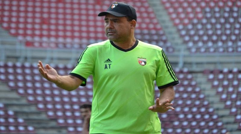Leo González suena para dirigir a la Academia Puerto Cabello