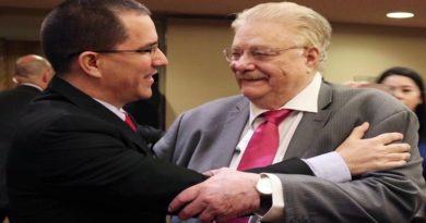Gobierno Bolivariano lamenta muerte de Paul Oquist, el revolucionario que sirvió en Nicaragua y al que Chávez llamó “el gringo bueno”