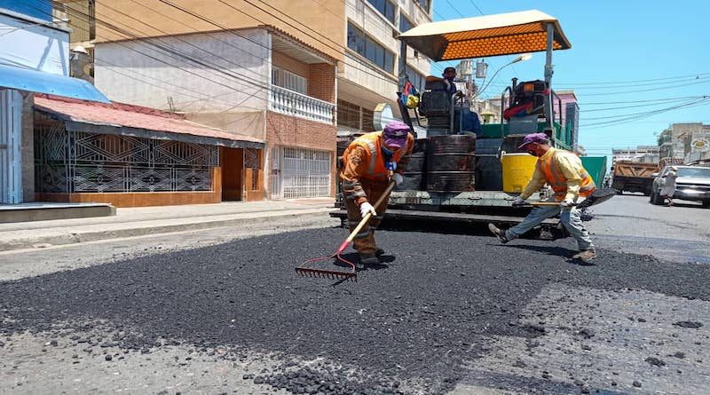 Interviene calles Libertad y Maneiro de Puerto La Cruz con el Plan de Recuperación de Vialidad