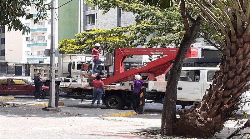 Plan Caracas Patriota, Bella y Segura avanza con jornada de rehabilitación y embellecimiento de la Avenida Victoria