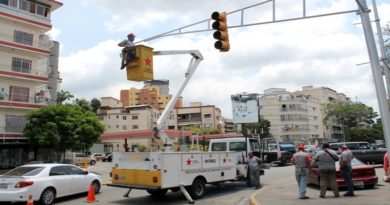 Plan de Mantenimiento y Modernización de la Red Semafórica suma 16 semáforos encendidos en la Avenida Victoria