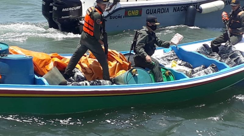 GOLPE AL NARCOTRÁFICO | Escudo Bolivariano de Venezuela incauta una tonelada de presunta cocaína en costas de Araya