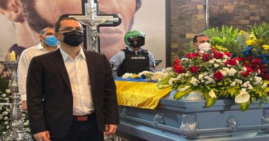 CAPILLA ARDIENTE | Canciller Arreaza: Carneiro fue un hombre de capacidad y eficiencia para el pueblo de La Guaira