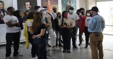 Explican pasos para el proceso de registro de bachilleres en el SNI desde la Unidad Educativa Andrés Eloy Blanco de Caracas