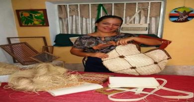 Mulla designa a Yeiris Flores como la Artesana del mes de mayo