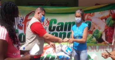Feria del Campo Soberano distribuye 4,09 toneladas de proteínas en Base de Misiones Lomas de Vista Hermosa de Barcelona