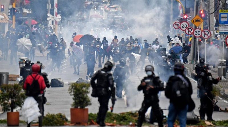 Iván Duque militariza Colombia como parte de su política de represión que deja varios fallecidos y decenas de heridos y detenidos
