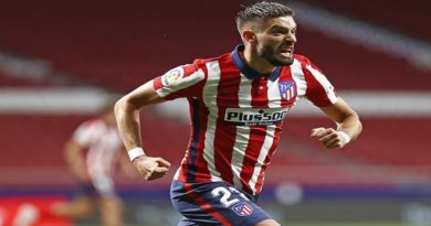 Atlético de Madrid vence 2-1 a la Real Sociedad y sigue en la cima de la Liga española