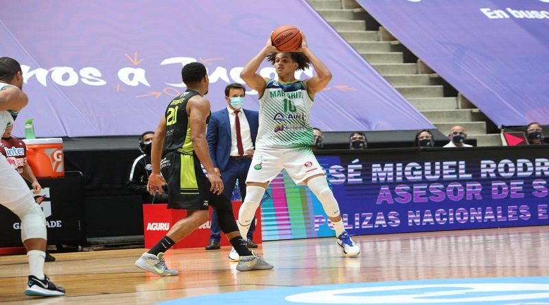 Guaiqueríes invictos derrotan 71-57 a Spartans de Distrito Capital
