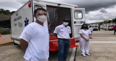Gobierno Nacional entrega 35 ambulancias para fortalecer la protección integral y bienestar de trabajador del SEN