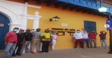 Entregan trabajos realizados al Museo de Arte de Coro