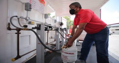 Entregan unidades móviles de llenado para garantizar suministro del gas doméstico en Caracas