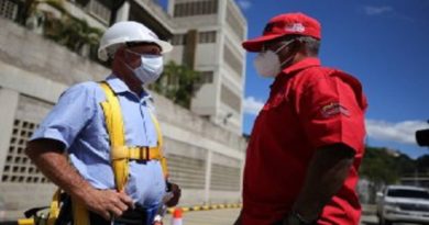 Ministro Reverol enaltece labor de la fuerza trabajadora del SEN*