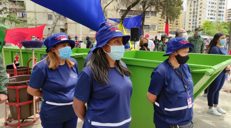 Gobierno Bolivariano entrega equipos de recolección de desechos sólidos como parte del Plan 76 de la Caracas Patriota, Bella y Segura en parroquia Sucre