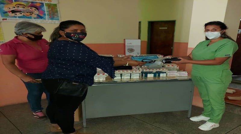 Dotan de tensiómetro, nebulizador y medicamentos a habitantes de Batatal en Trujillo
