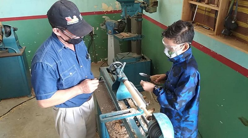 Estudiantes de escuelas técnicas impulsan el desarrollo sociolaboral en Mérida